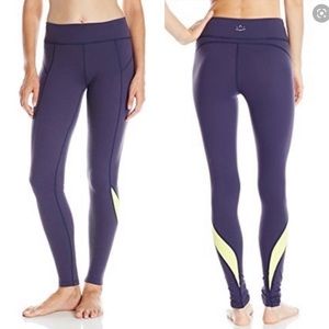 Beyond Yoga Elevate front seam long leggings in navy and lilac size S small